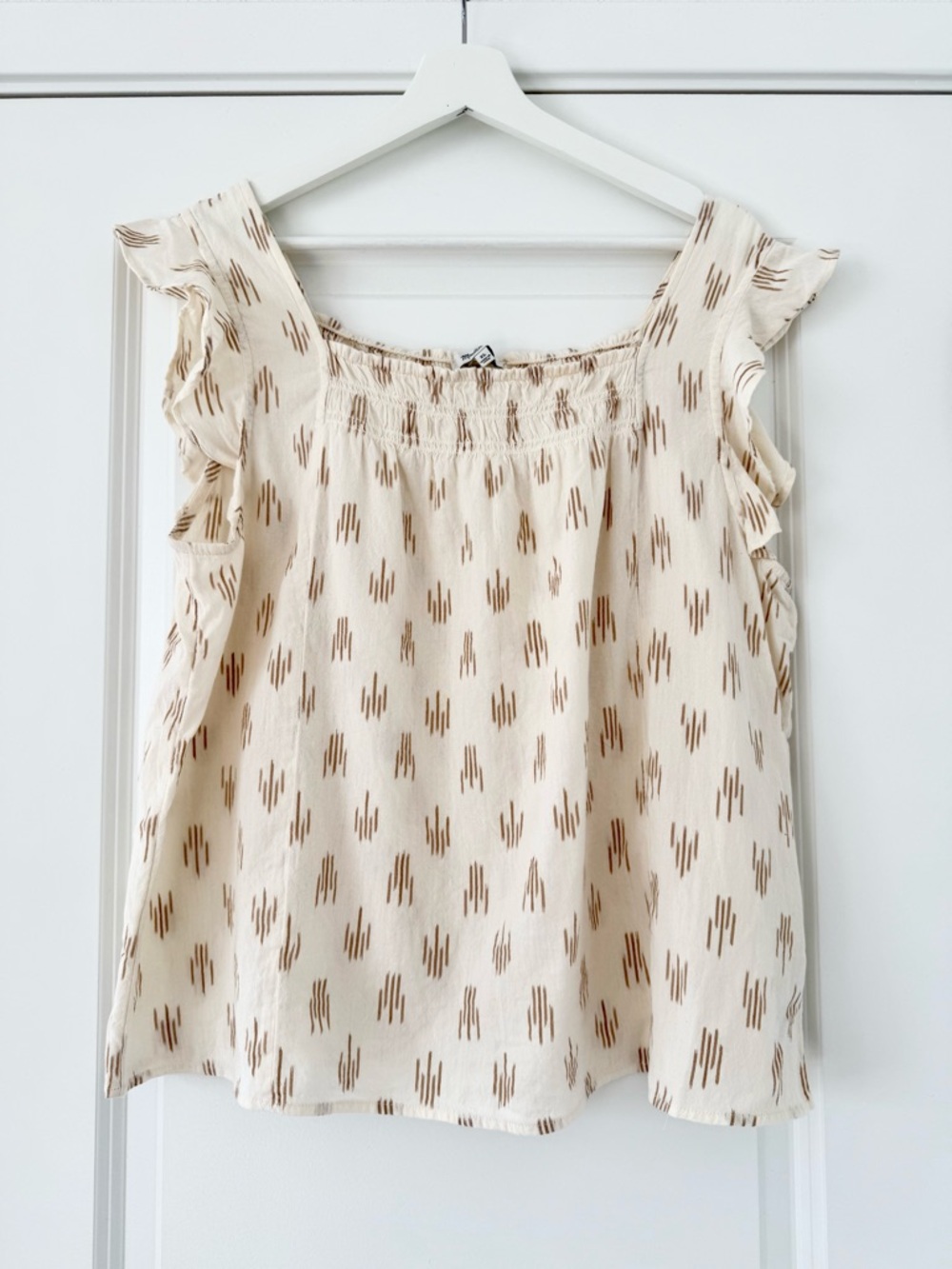 MOVING SALE | Women’s Madewell Smocked Ruffle-Strap Tank Top in Ikat, Size XL
